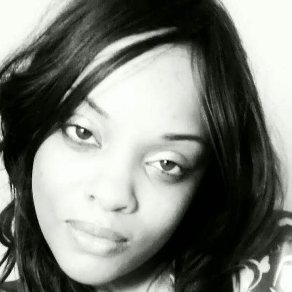 Meet your Posher, Pamala - Picture 1 of 1